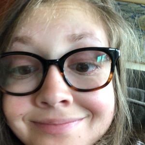 Meet your Posher, Lila